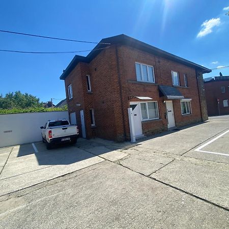 1-C Superbe Appartement Tres Calme Et Bien Decore Charleroi Eksteriør billede