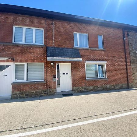 1-C Superbe Appartement Tres Calme Et Bien Decore Charleroi Eksteriør billede