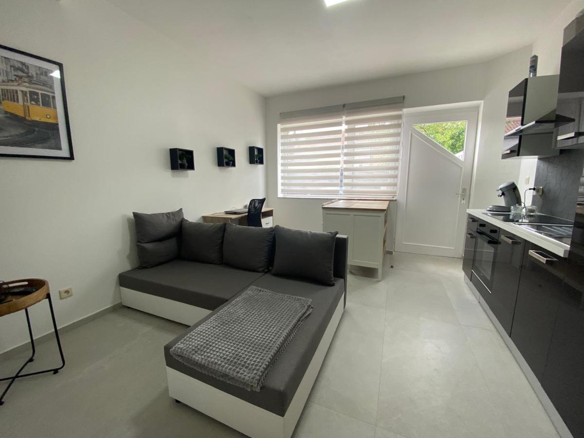 1-C Superbe Appartement Tres Calme Et Bien Decore Charleroi Eksteriør billede