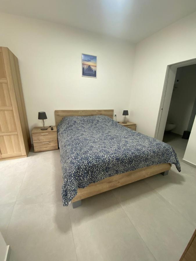 1-C Superbe Appartement Tres Calme Et Bien Decore Charleroi Eksteriør billede