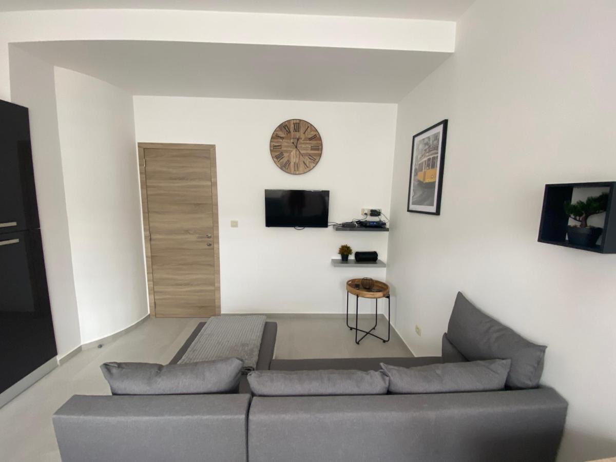 1-C Superbe Appartement Tres Calme Et Bien Decore Charleroi Eksteriør billede