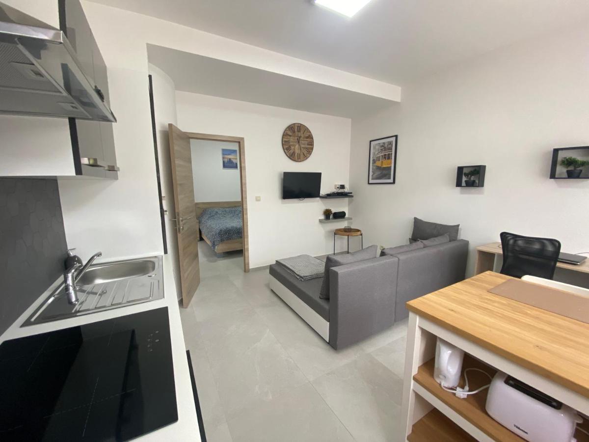 1-C Superbe Appartement Tres Calme Et Bien Decore Charleroi Eksteriør billede